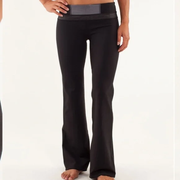 SOLD Lululemon Reversible Groove Pant - Picture 2 of 12